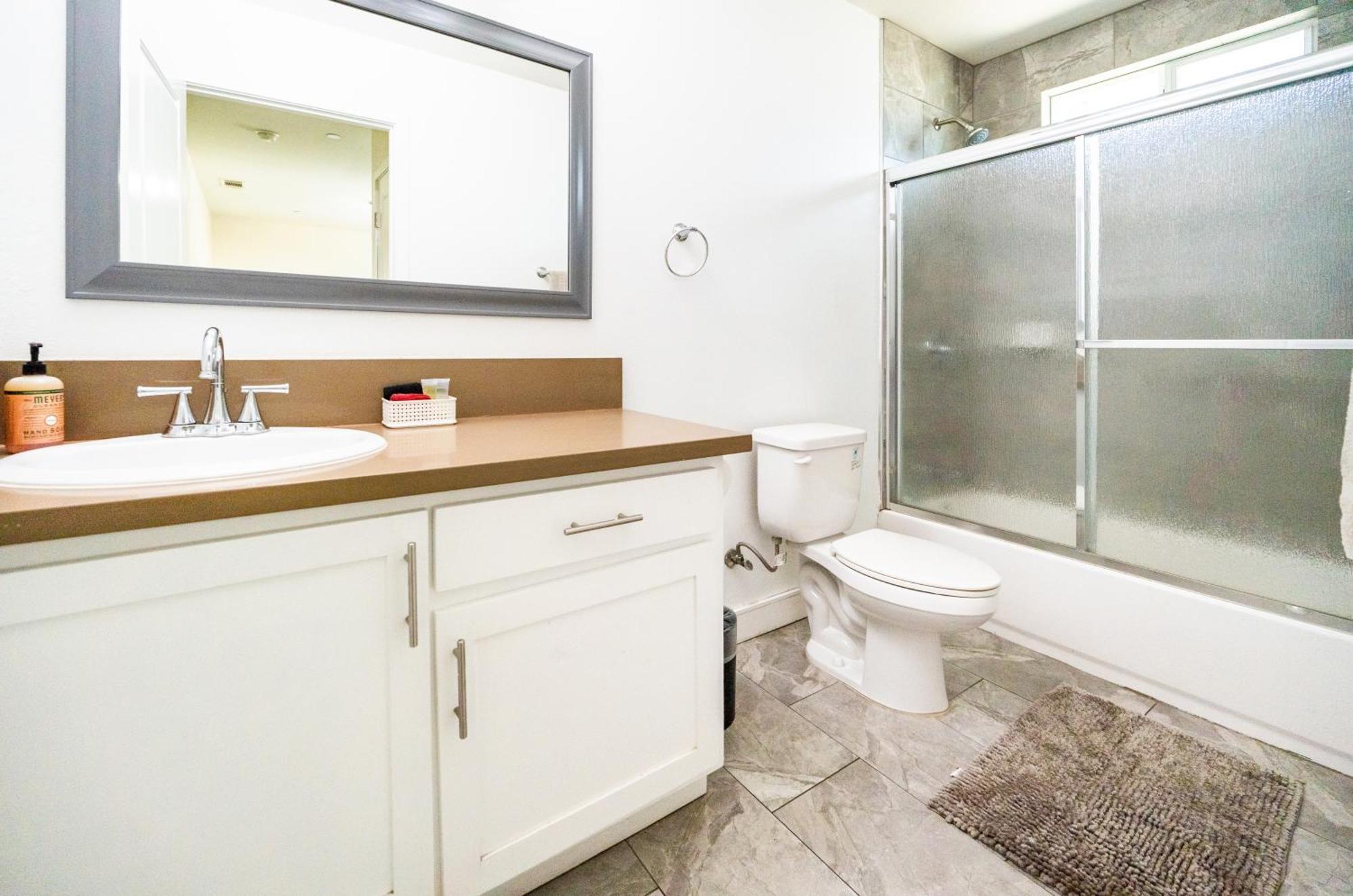 Appartement Large 2 Levles 5 Bedroom With 3 Bathroom And 2 Parking *